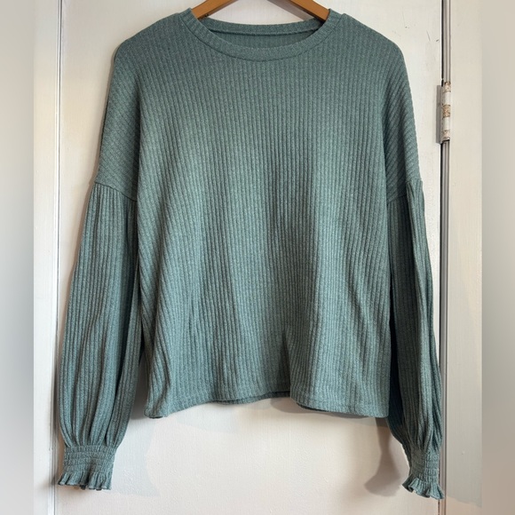 Emery Rose Tops - Ribbed Long Sleeve Top in Green